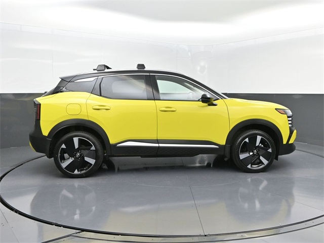 2025 Nissan Kicks SR photo 4