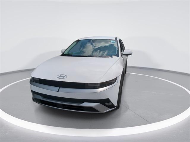 2025 Hyundai Ioniq 5 SE Standard Range photo 3