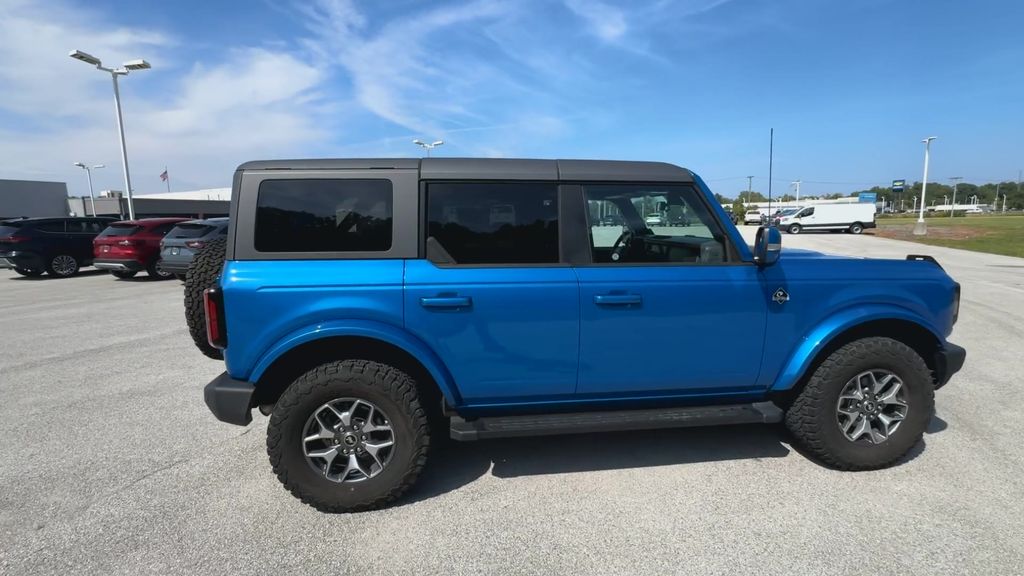 2023 Ford Bronco Outer Banks photo 9