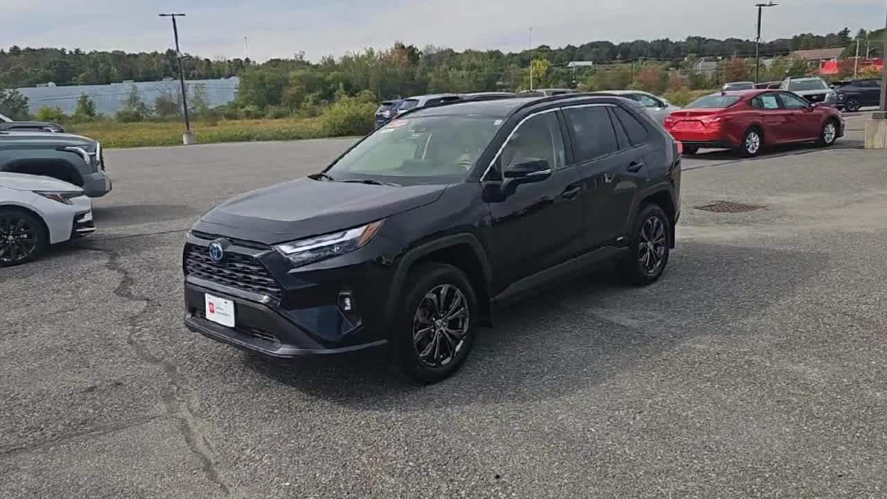 2023 Toyota RAV4 Hybrid XLE Premium photo 2