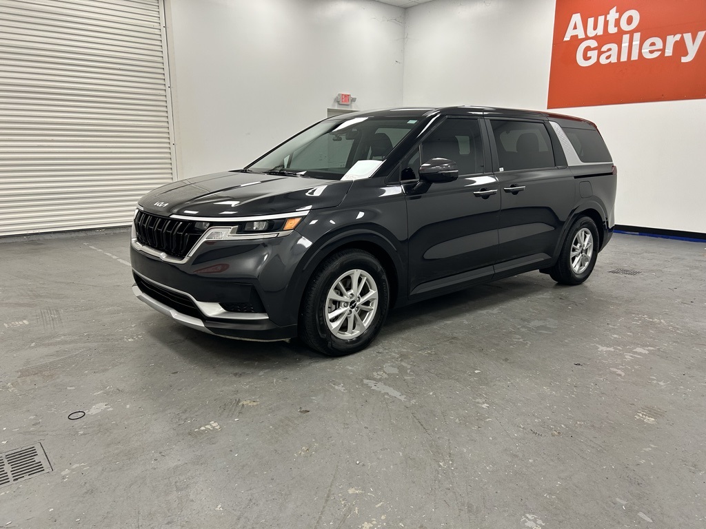 2024 Kia Carnival LX photo 3