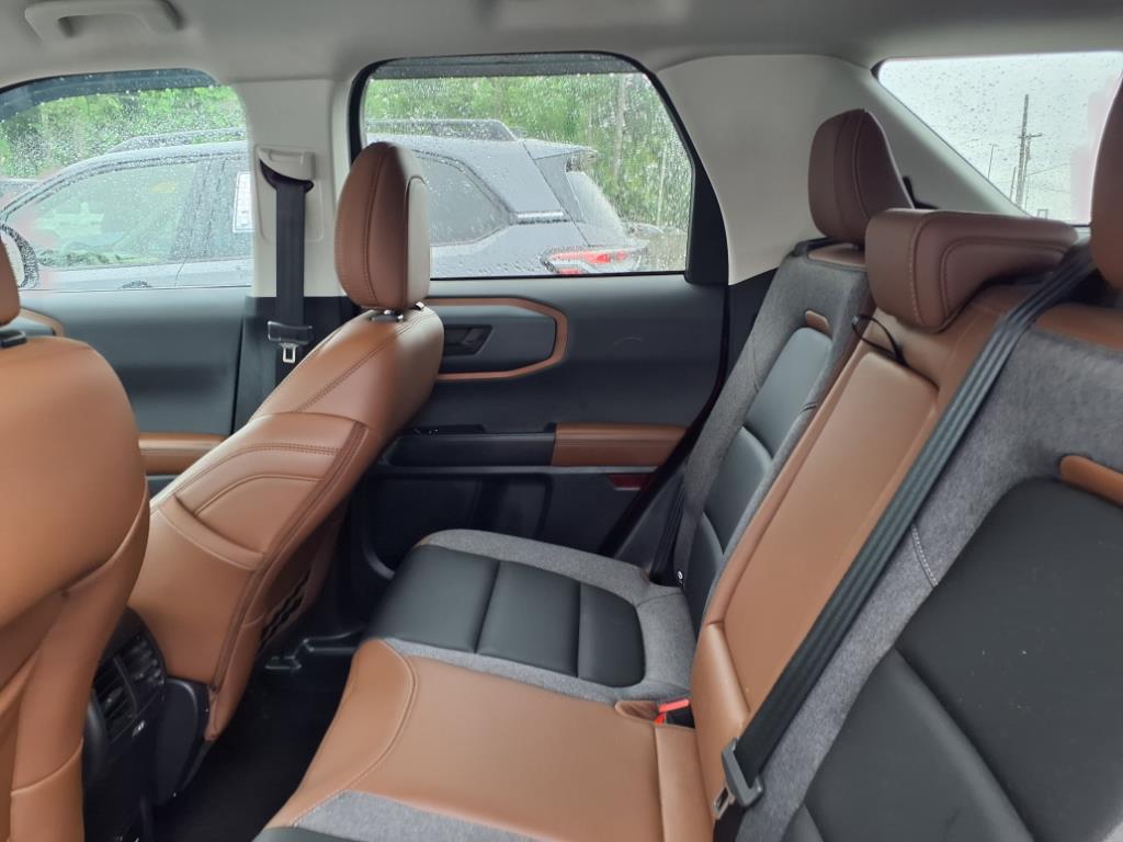 2024 Ford Bronco Sport Outer Banks photo 5