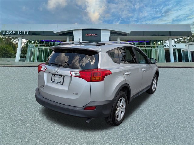 2013 Toyota RAV4 XLE photo 3