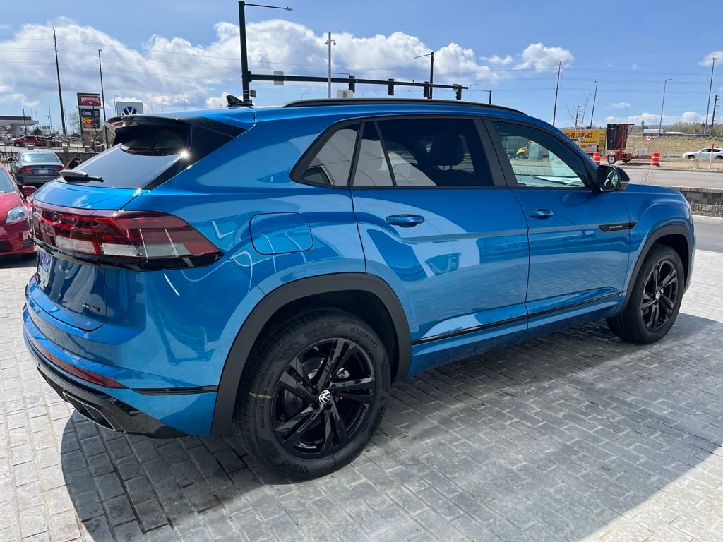 2025 Volkswagen Atlas Cross Sport SEL R-Line photo 5