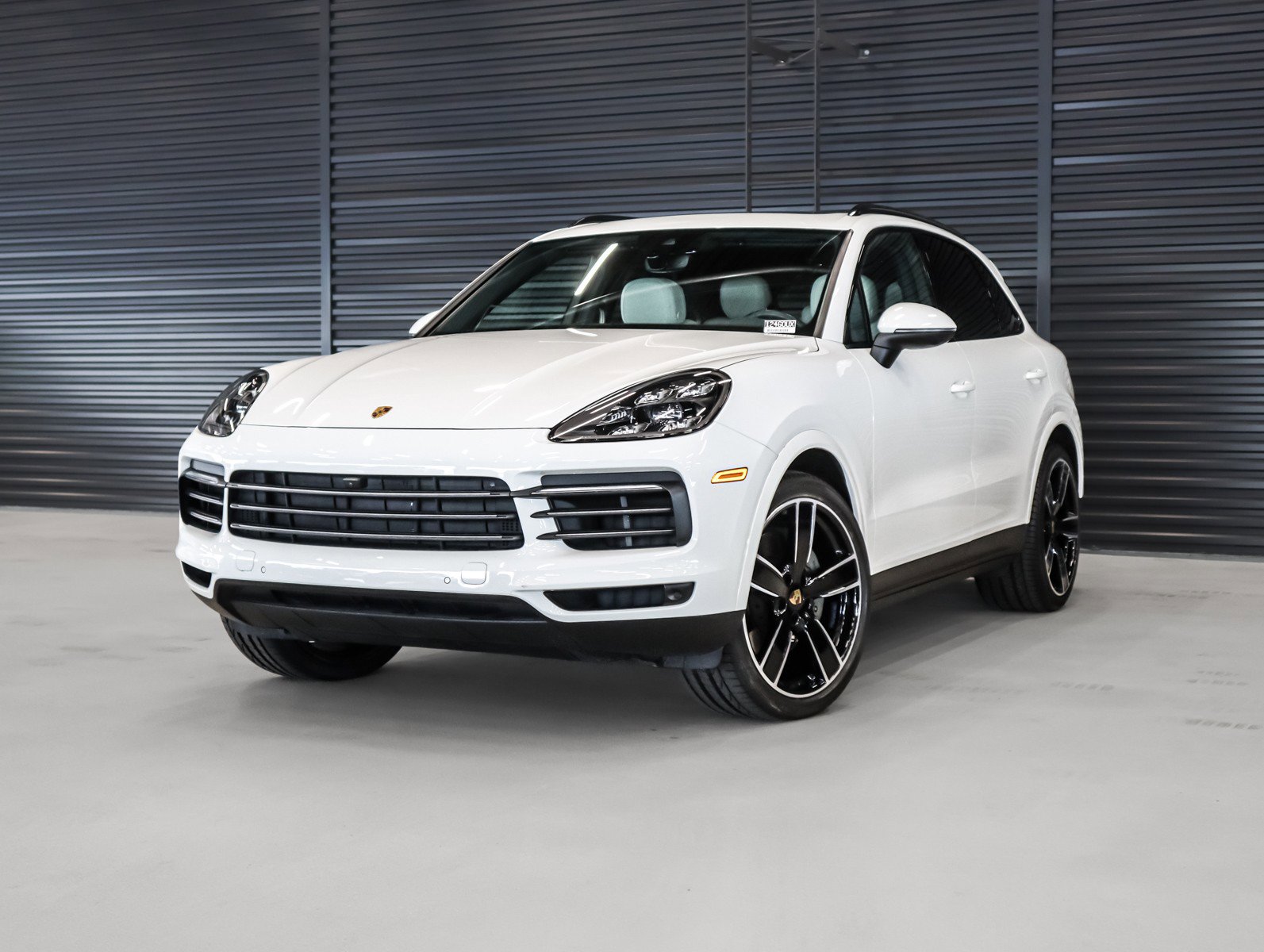 2023 Porsche Cayenne Platinum Edition's photo