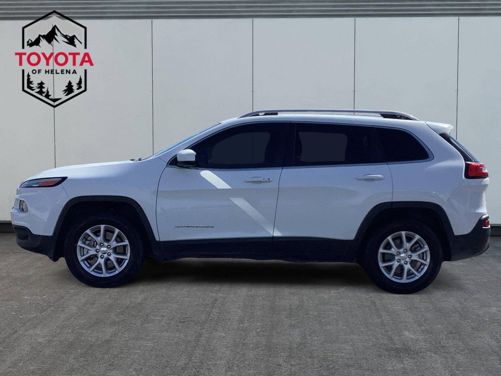 Used 2017 Jeep Cherokee Latitude with VIN 1C4PJMCS8HW504708 for sale in Helena, MT