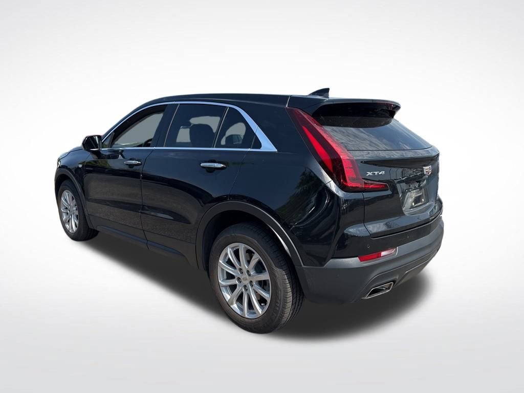 2022 Cadillac XT4 Luxury photo 3