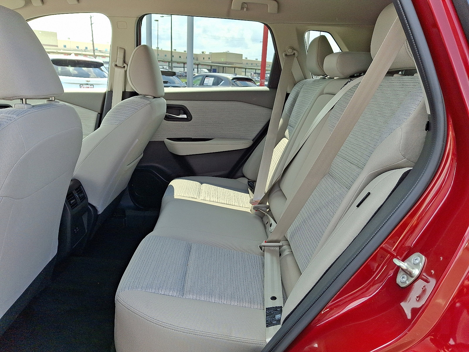 2023 Nissan Rogue SV photo 4