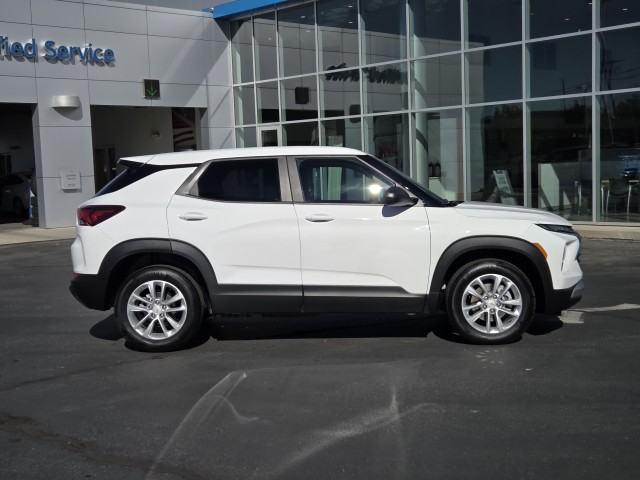 2025 Chevrolet Trailblazer LS photo 3