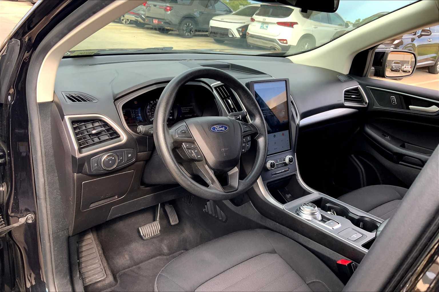 2022 Ford Edge SE photo 29