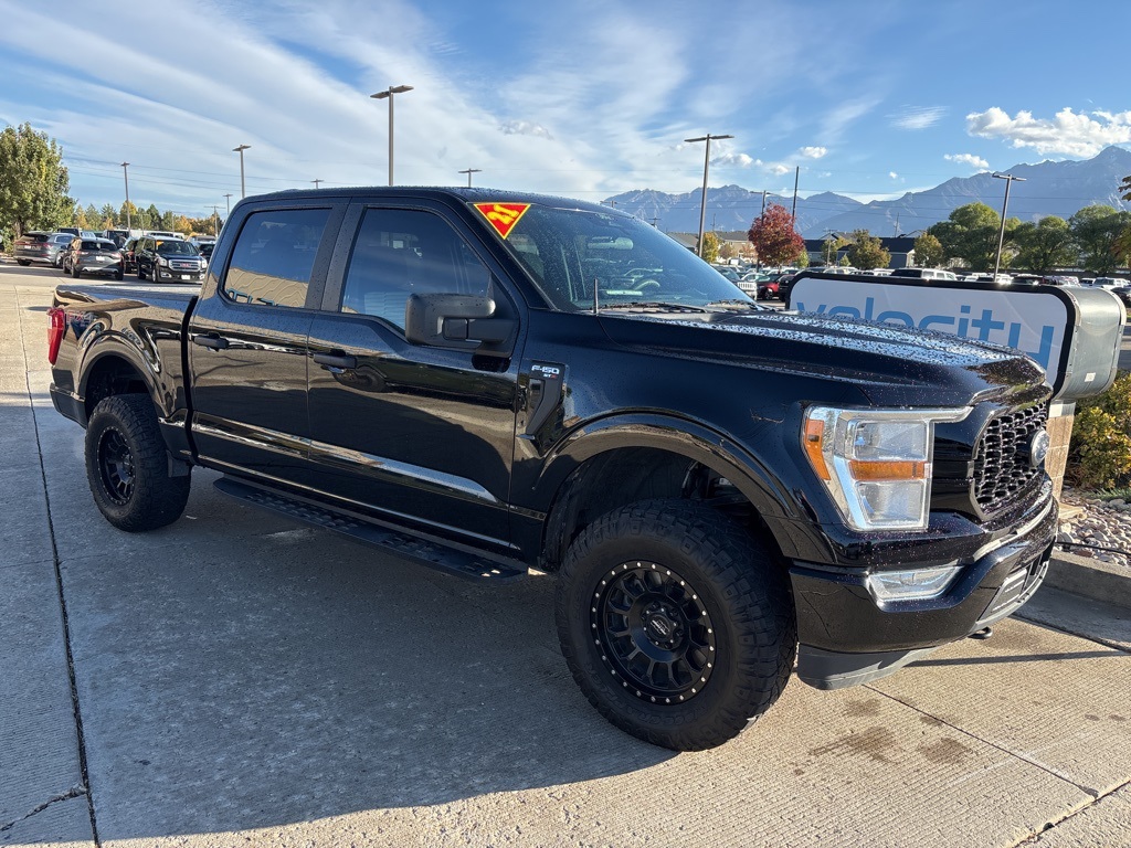 2021 Ford F-150 XL's photo