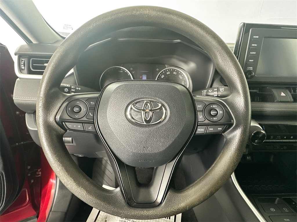 2019 Toyota RAV4 Hybrid LE photo 18
