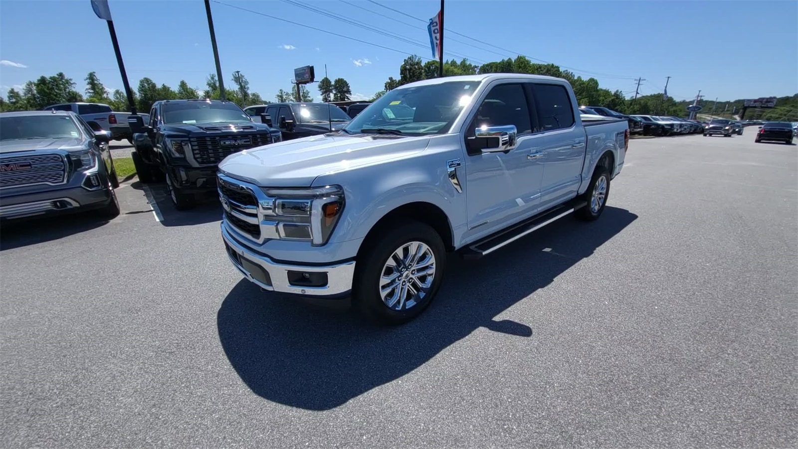 2025 Ford F-150 Lariat photo 2