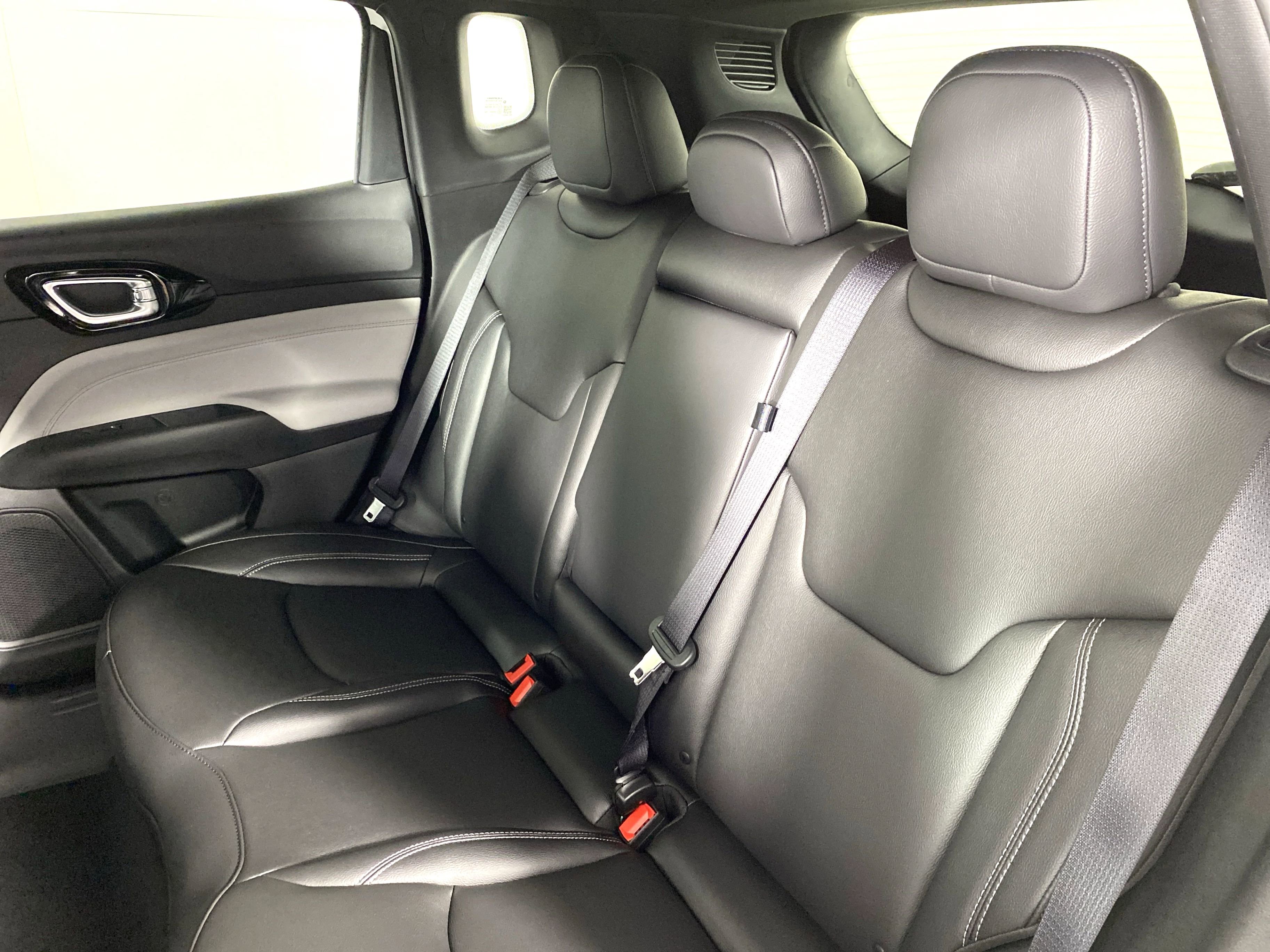 2025 Jeep Compass Limited photo 12
