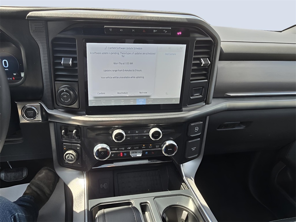 2024 Ford F-150 Platinum photo 13