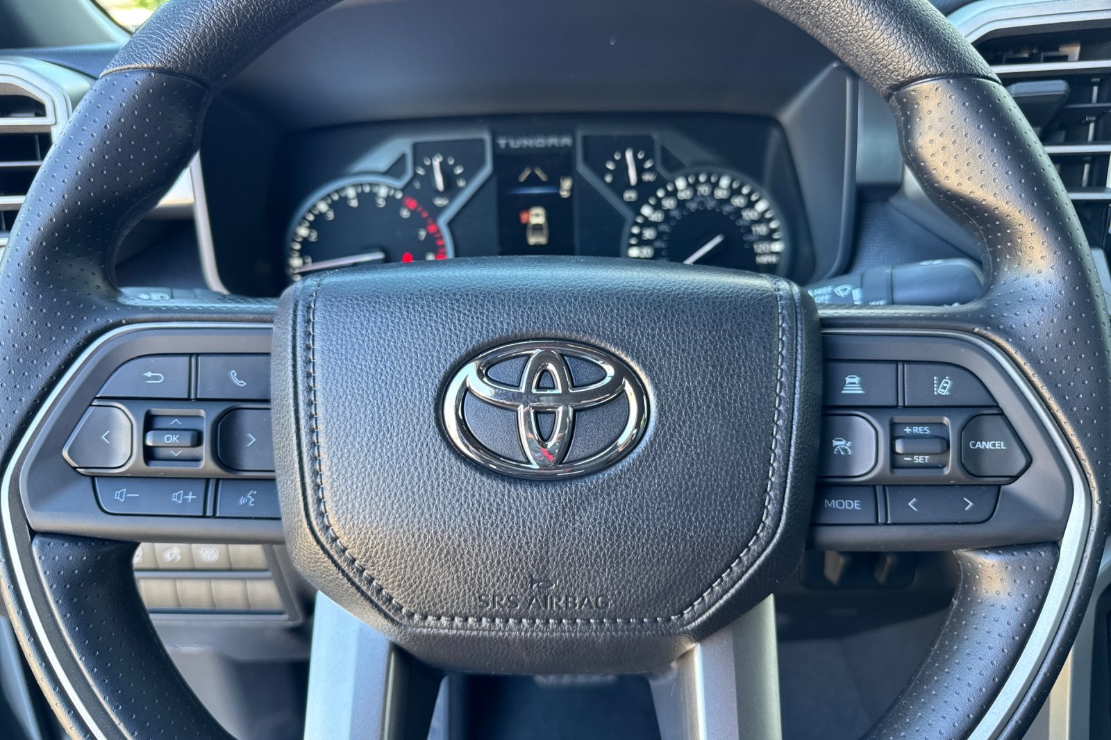 2025 Toyota Tundra SR5 CrewMax photo 25