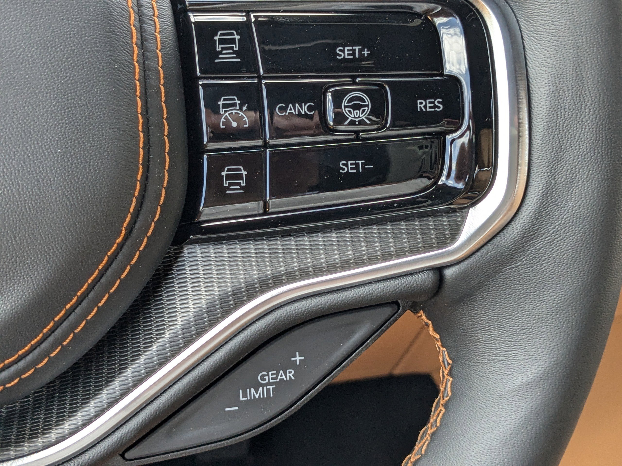 2025 Jeep Grand Wagoneer L III Obsidian photo 25