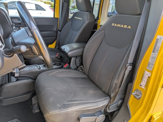2015 Jeep Wrangler Unlimited Sahara photo 4