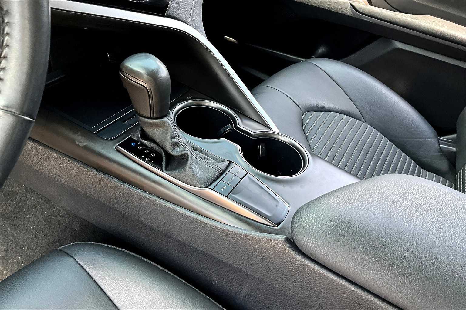 2023 Toyota Camry SE photo 15