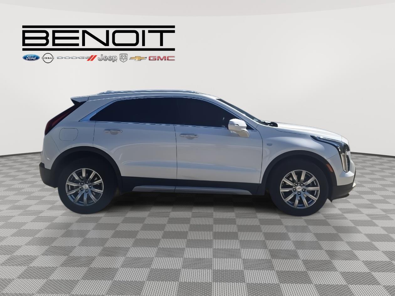 2022 Cadillac XT4 Premium Luxury photo 4