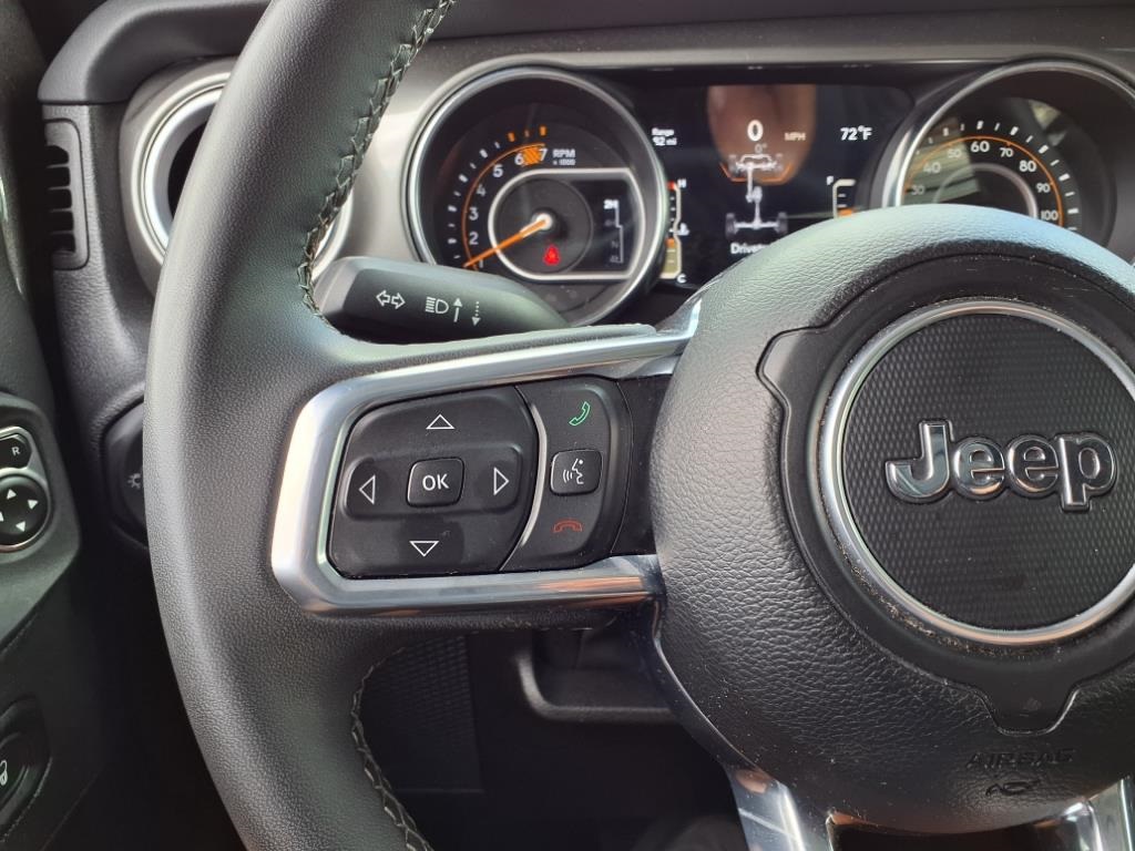2023 Jeep Wrangler Sahara photo 16