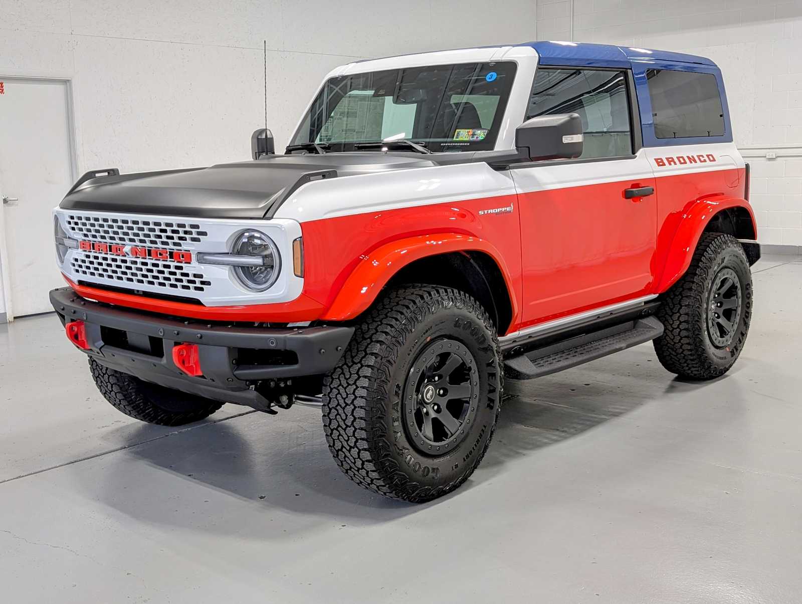 2025 Ford Bronco 2-Door Stroppe's photo
