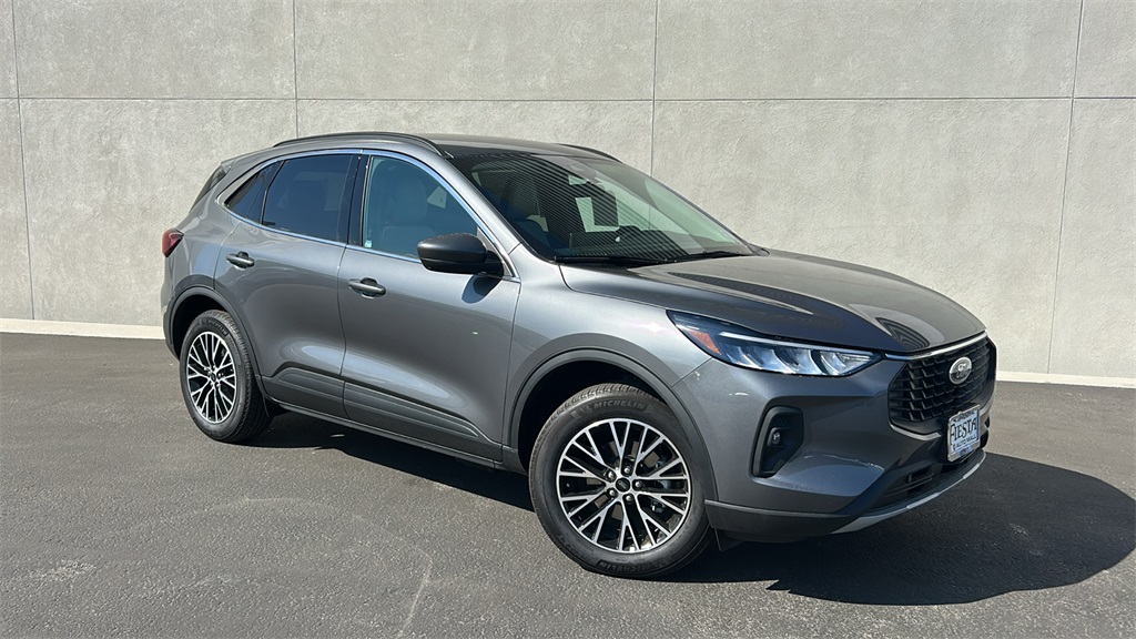 2025 Ford Escape PHEV's photo