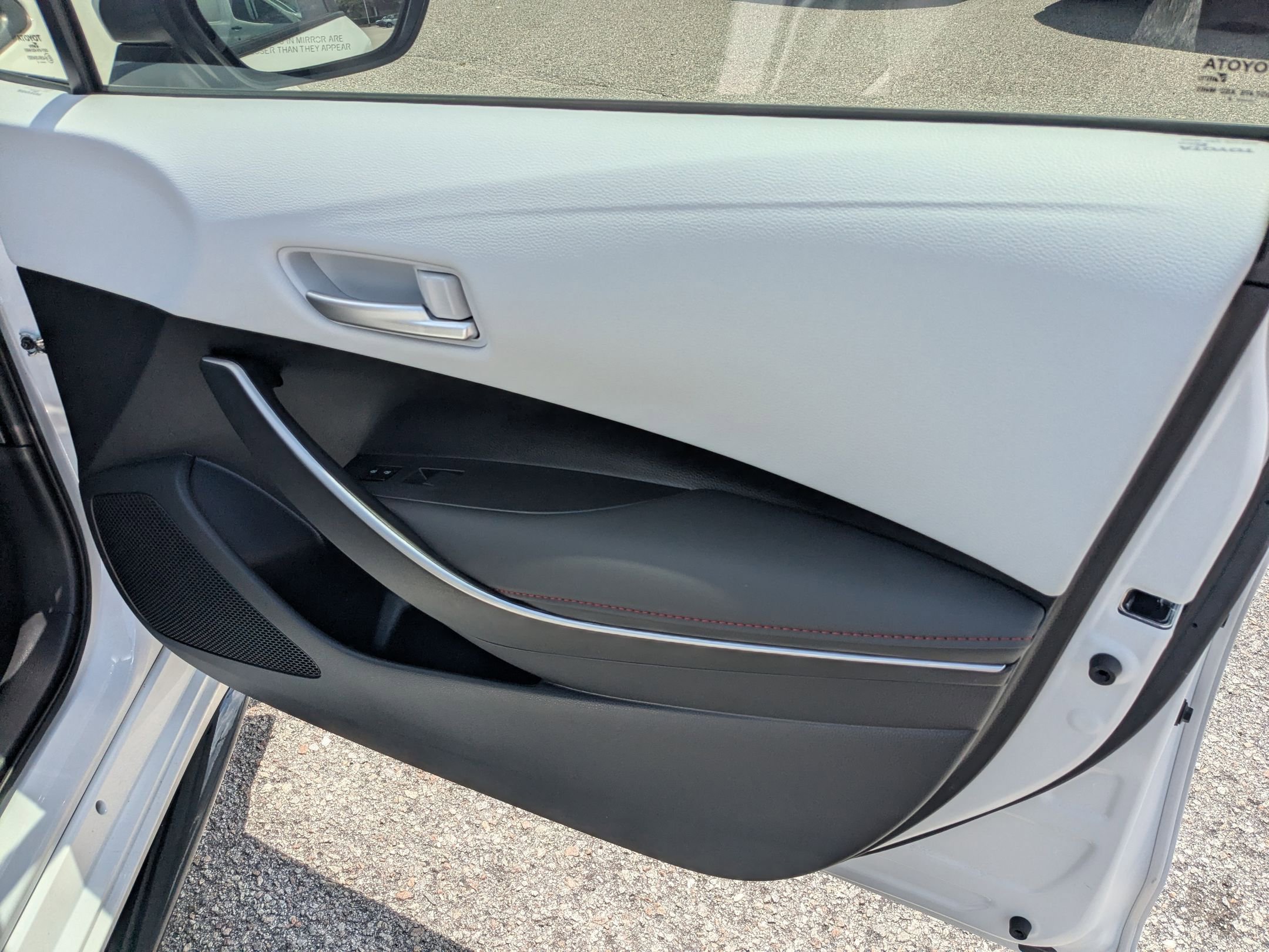 2024 Toyota Corolla SE photo 28