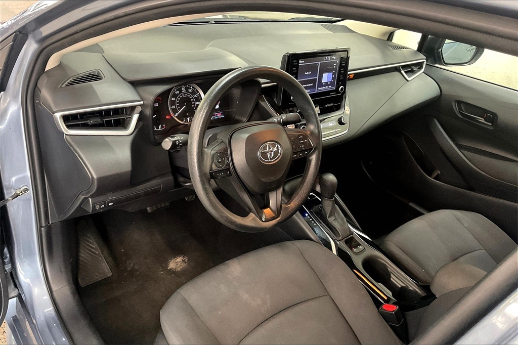 2022 Toyota Corolla LE photo 13