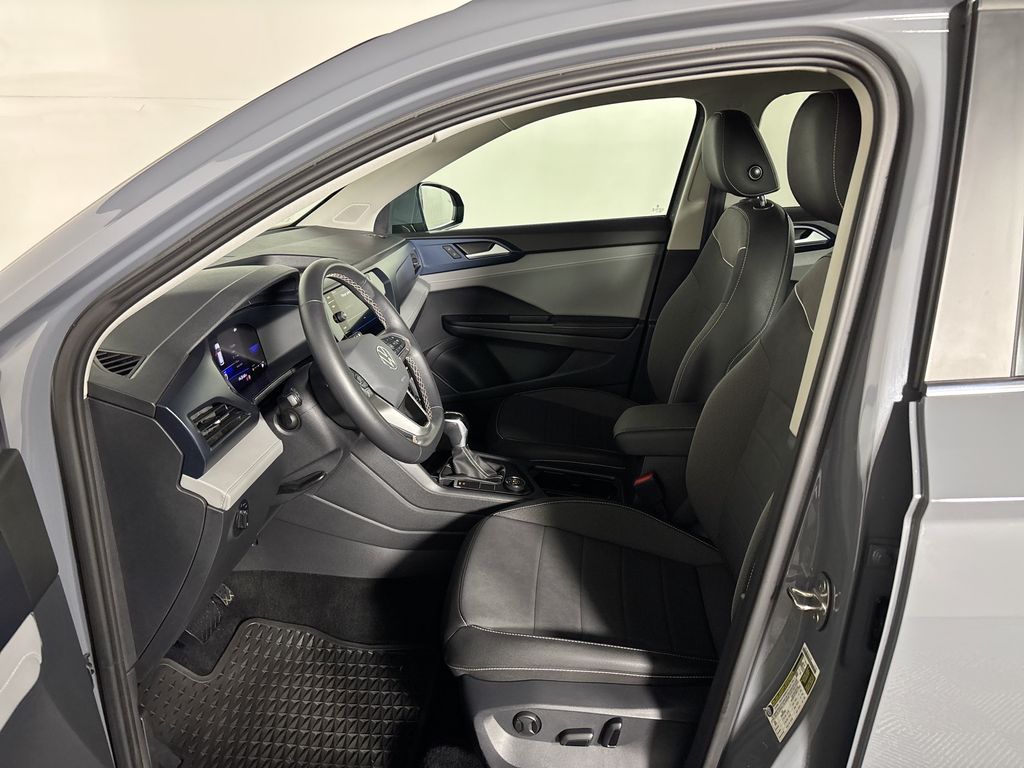 2024 Volkswagen Taos SE photo 11