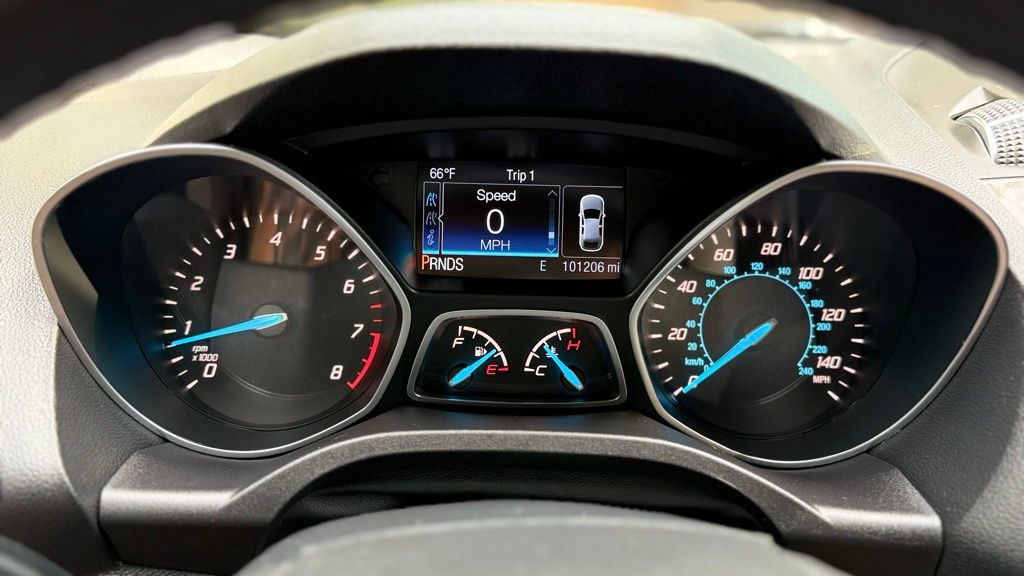 2015 Ford Escape Titanium photo 21