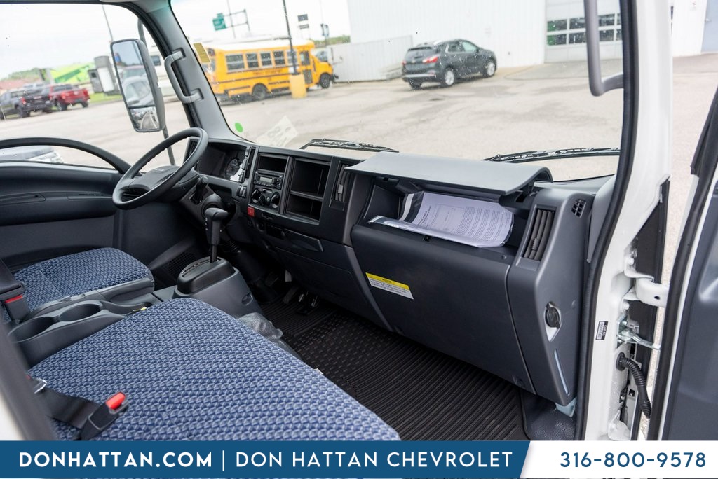 2025 Chevrolet Silverado photo 18