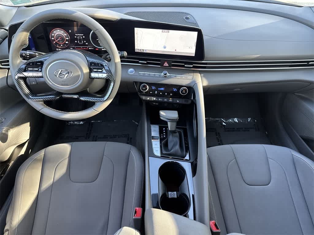 2023 Hyundai Elantra SEL photo 21