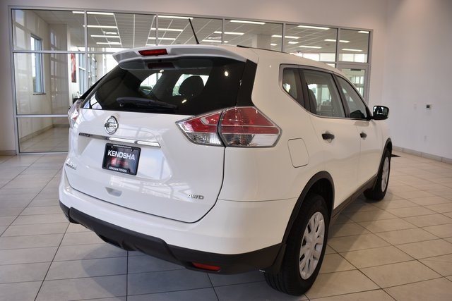 2016 Nissan Rogue S photo 10