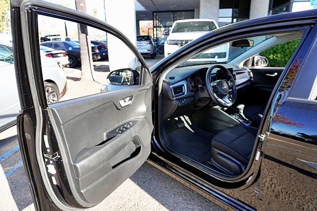 Used 2022 Black Kia S image 32