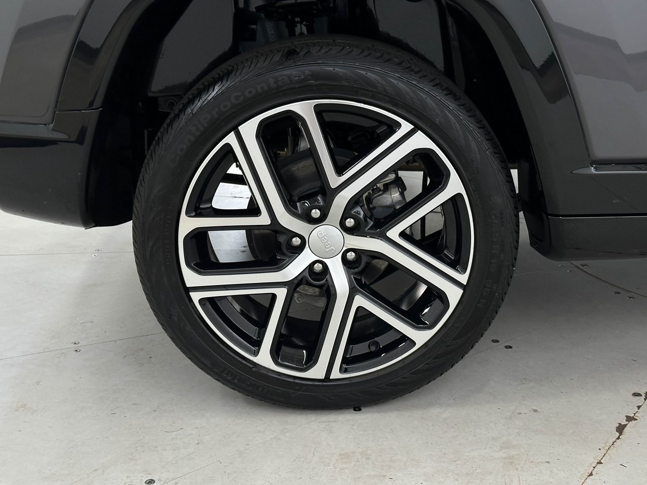 2024 Jeep Compass Limited photo 25