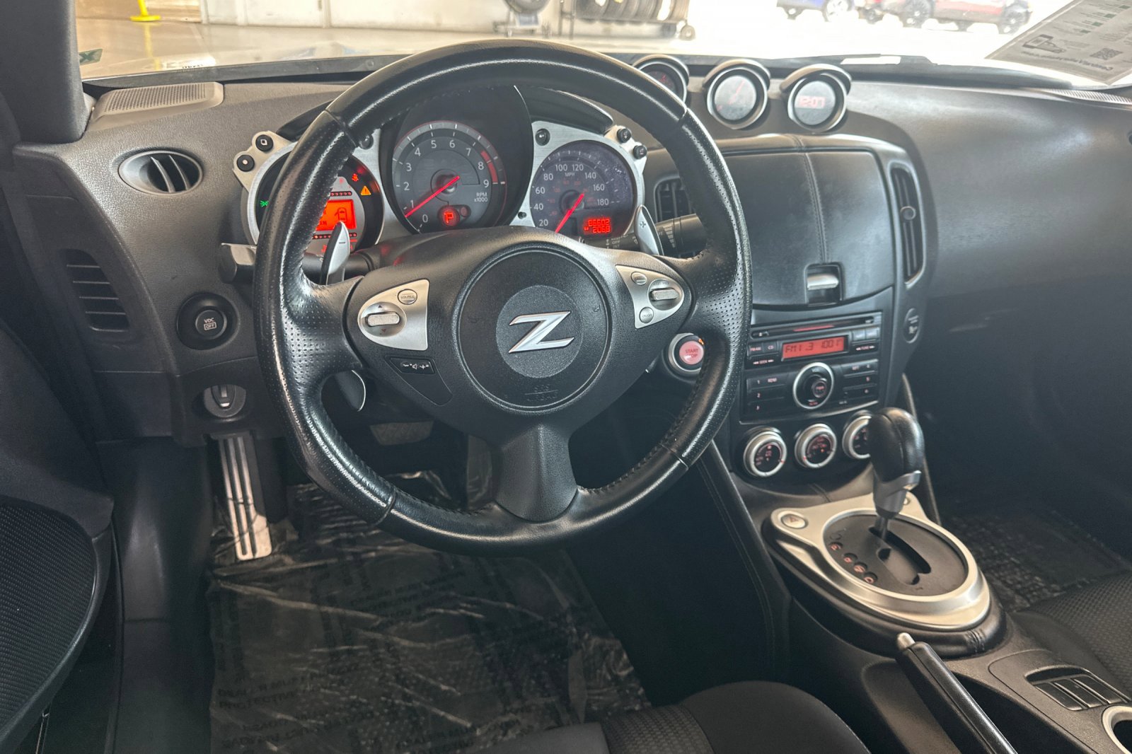 2010 Nissan 370Z Base photo 13