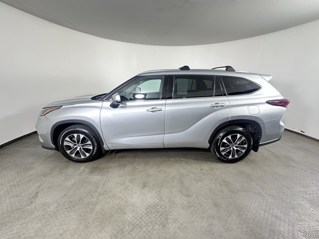 2021 Toyota Highlander XLE photo 5
