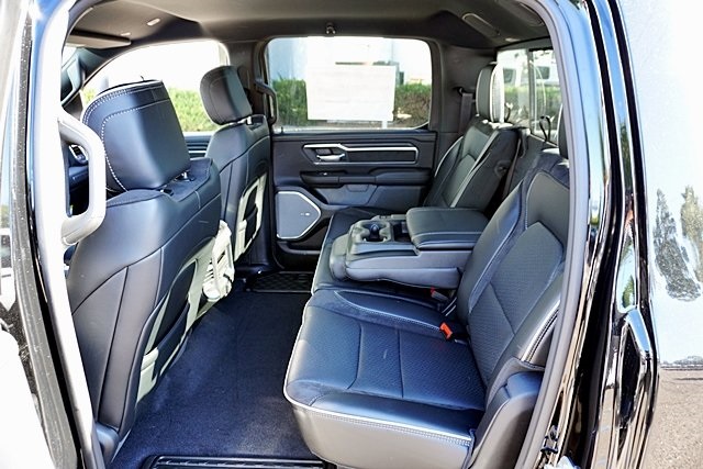 New 2026 Diamond Black Crystal Pearl-Coat Exterior Paint RAM Laramie image 19