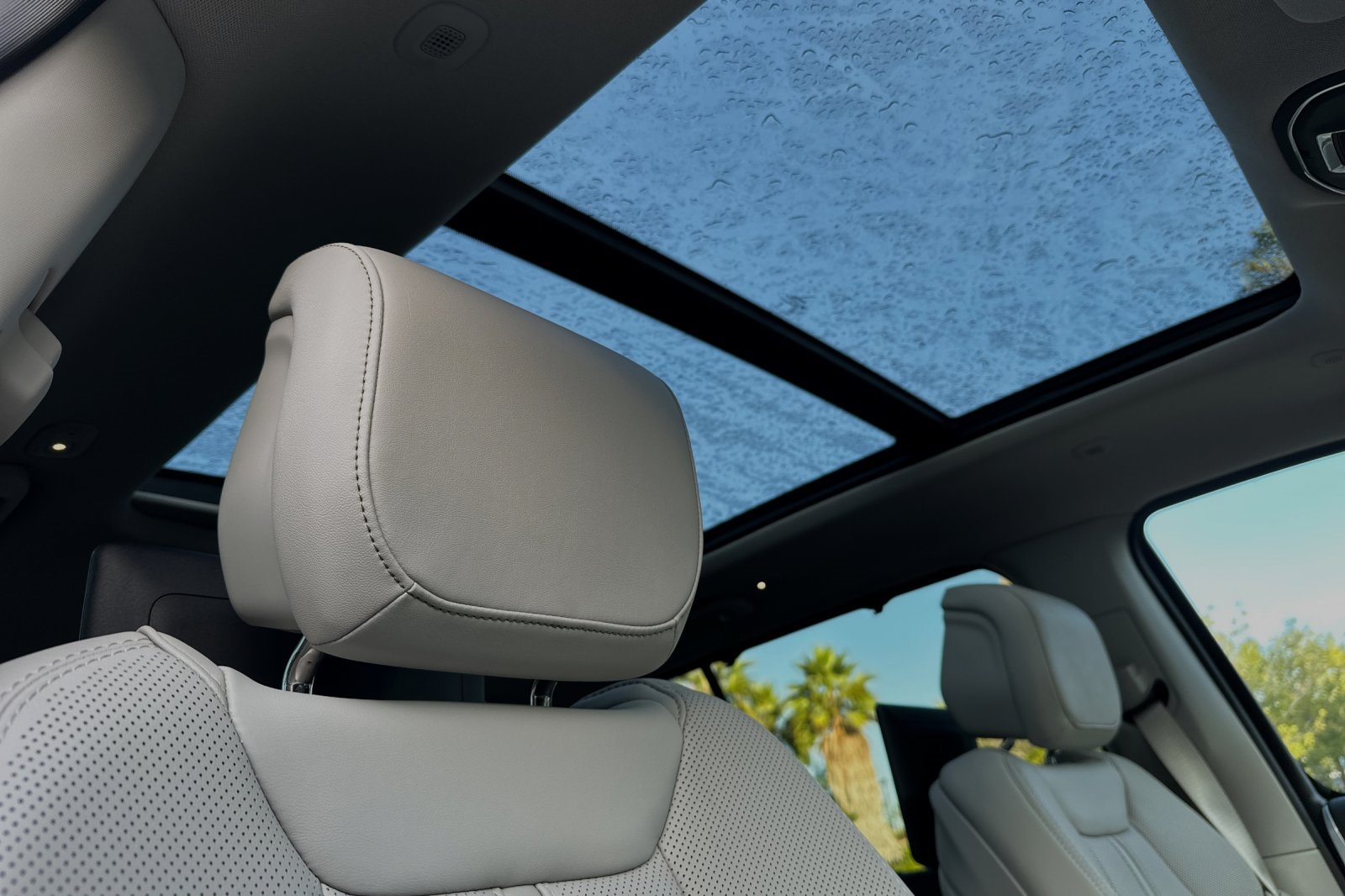 2024 Jeep Wagoneer L Series III photo 18