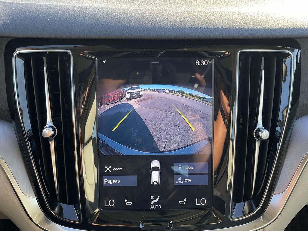 2020 Volvo V60 T5 Momentum photo 15