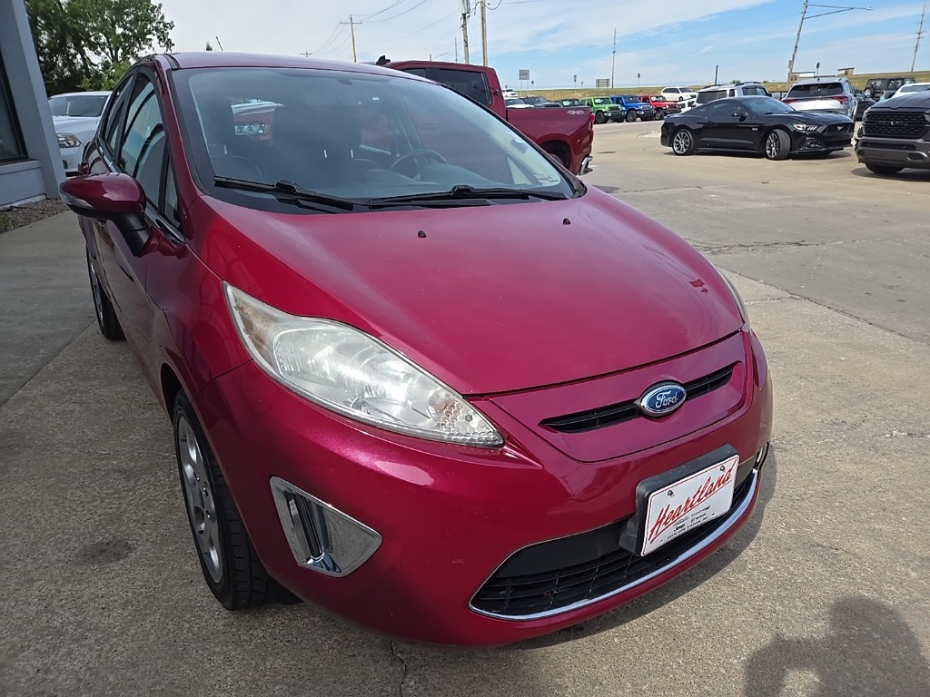 2011 Ford Fiesta SES photo 14