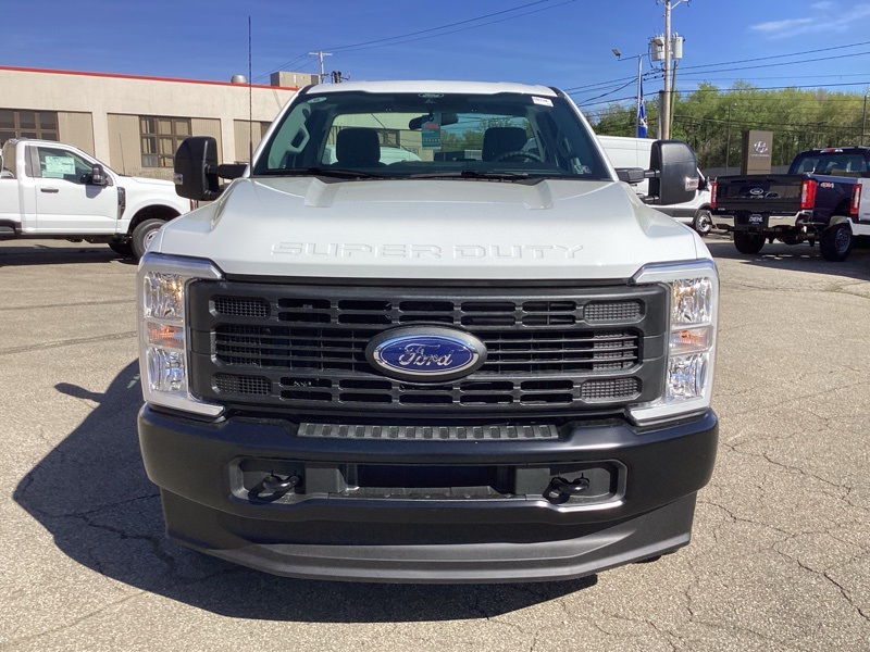 2025 Ford F-350 photo 2