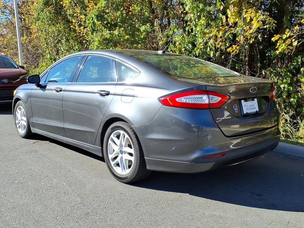 2015 Ford Fusion SE photo 3