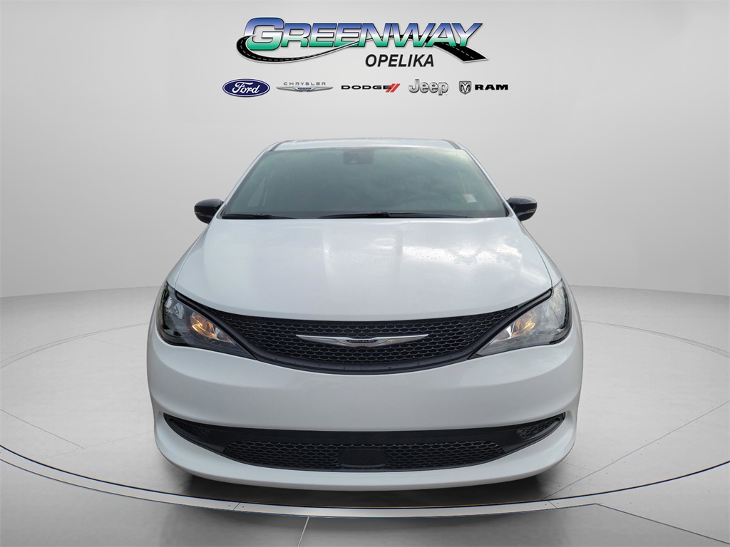 2026 Chrysler Voyager LX photo 2