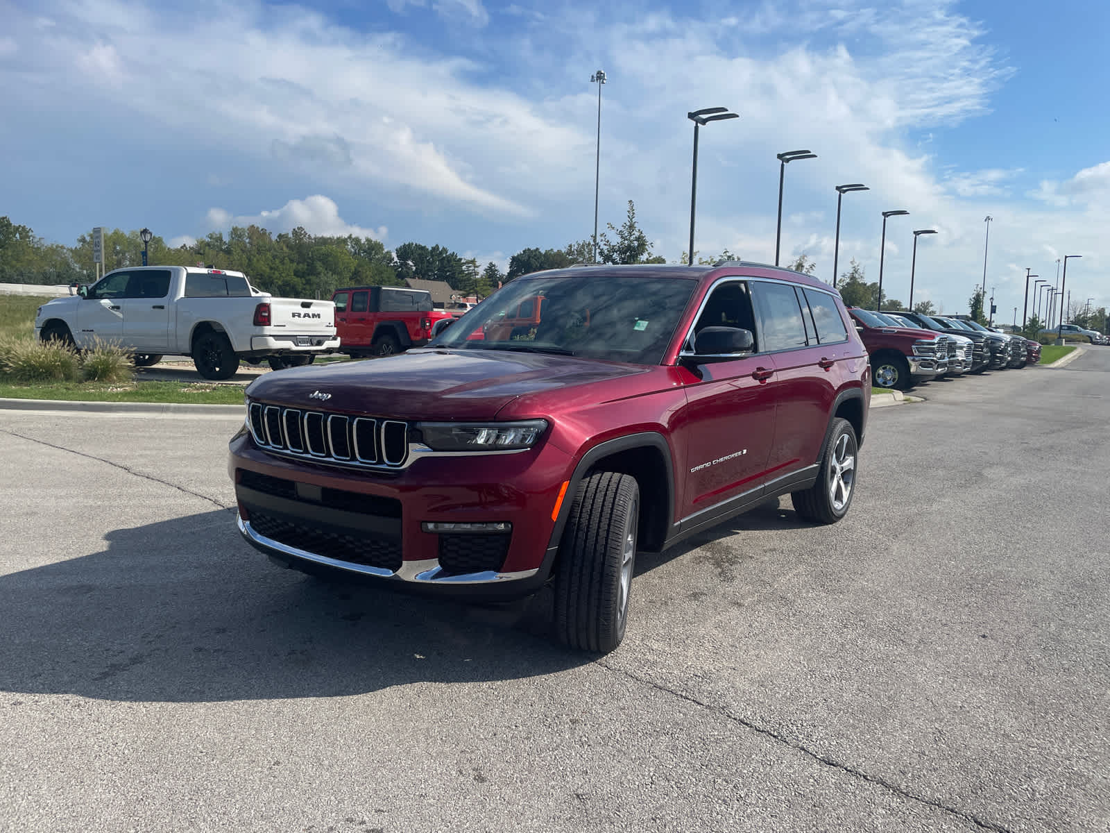 2025 Jeep Grand Cherokee Limited photo 4