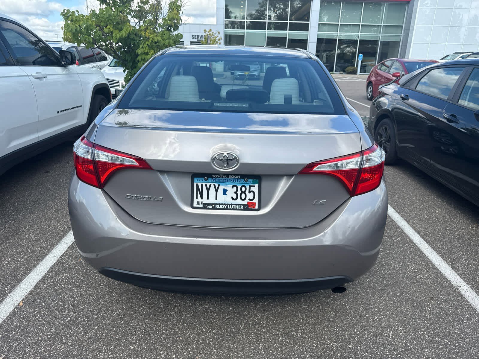 2016 Toyota Corolla LE photo 3