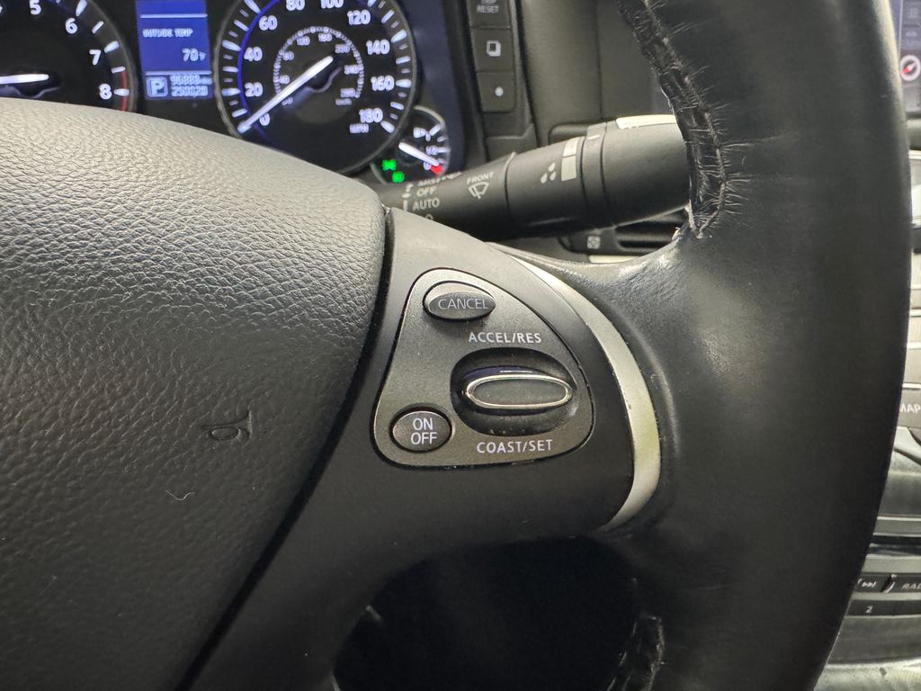 2019 Infiniti Q70 photo 23