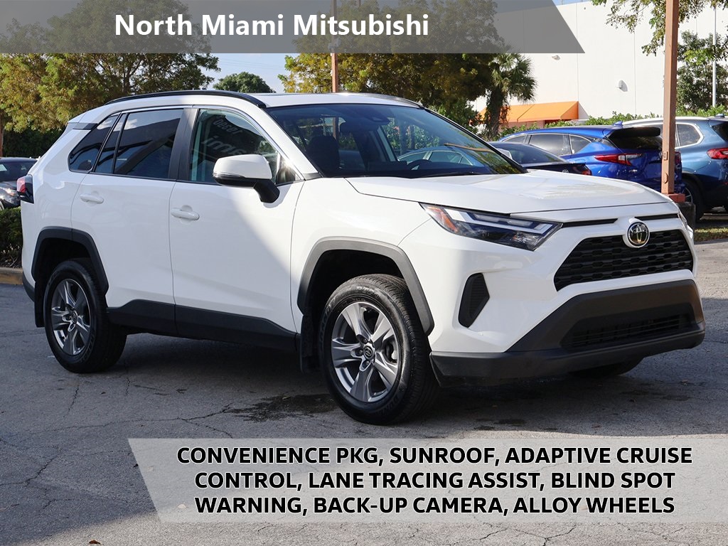 2024 Toyota RAV4 XLE's photo