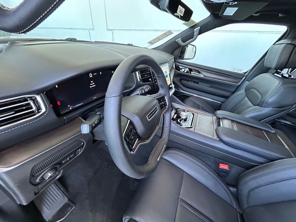 2024 Jeep Grand Wagoneer photo 41